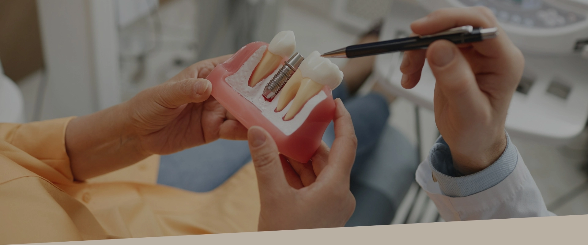 Implant dentystyczny